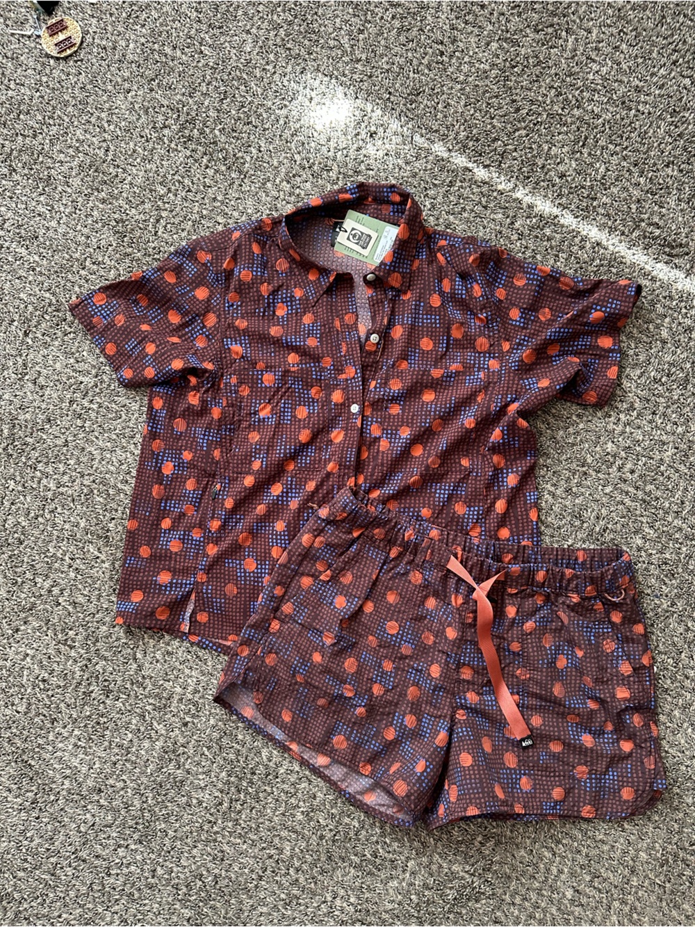 REÍ Hiking set:  Polka Dot Short Sleeve Blouse in Navy with Coral Accents